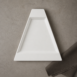 Plato triangular de porcelana blanca 25x26 cm